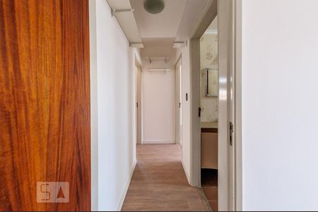 Corredor de apartamento à venda com 2 quartos, 56m² em Bosque, Campinas