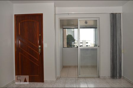 Sala de apartamento para alugar com 2 quartos, 85m² em Quadras Econômicas Lúcio Costa (guará), Brasília