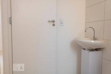 Banheiro de apartamento à venda com 2 quartos, 43m² em Bom Retiro, São Paulo