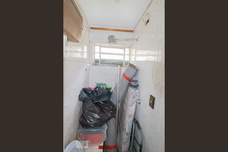 Casa para alugar com 255m², 4 quartos e 4 vagas Casa para alugar com 255m², 4 quartos e 4 vagasBanheiro de Serviço