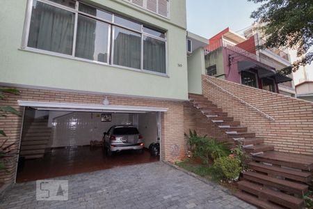 Casa para alugar com 255m², 4 quartos e 4 vagas Casa para alugar com 255m², 4 quartos e 4 vagasGaragem