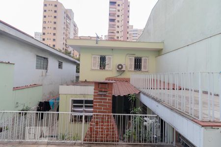 Casa para alugar com 255m², 4 quartos e 4 vagas Casa para alugar com 255m², 4 quartos e 4 vagasVista dos fundos
