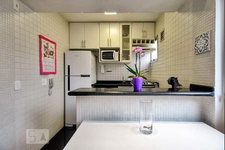 Cozinha de apartamento para alugar com 1 quarto, 43m² em Perdizes, São Paulo