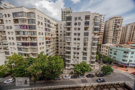 Vista da Sala de apartamento à venda com 2 quartos, 75m² em Icaraí, Niterói