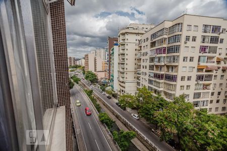 Vista da Sala de apartamento à venda com 2 quartos, 75m² em Icaraí, Niterói