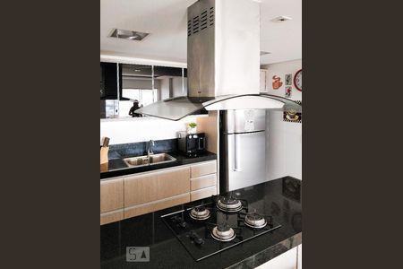 Cozinha de apartamento para alugar com 3 quartos, 79m² em Jardim Goiás, Goiânia