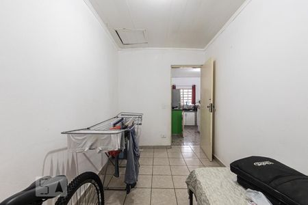 Quarto de casa para alugar com 2 quartos, 120m² em Vila Bertioga, São Paulo