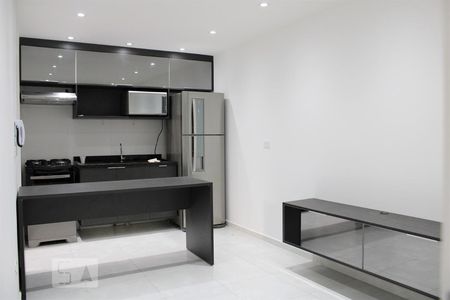 Sala/Cozinha de kitnet/studio à venda com 1 quarto, 37m² em Barra Funda, São Paulo