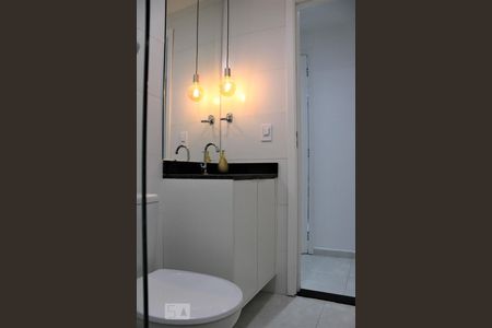 Banheiro de kitnet/studio à venda com 1 quarto, 37m² em Barra Funda, São Paulo