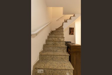 Escada  de casa à venda com 3 quartos, 240m² em Parque Artur Alvim, São Paulo