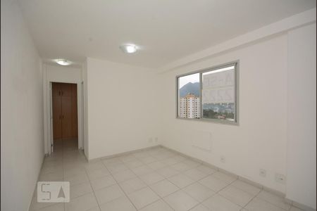 Sala de apartamento para alugar com 1 quarto, 37m² em Anil, Rio de Janeiro