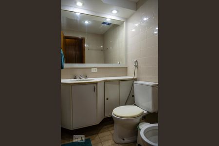 Banheiro da Suíte de apartamento à venda com 2 quartos, 74m² em Copacabana, Rio de Janeiro
