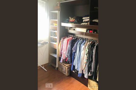 Quarto de apartamento para alugar com 3 quartos, 75m² em Humaitá, Porto Alegre