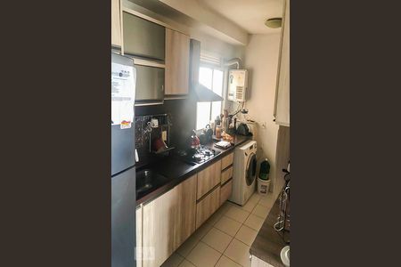 Cozinha de apartamento para alugar com 3 quartos, 75m² em Humaitá, Porto Alegre