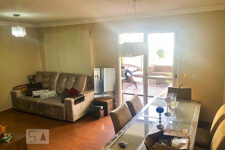 Sala de apartamento para alugar com 3 quartos, 75m² em Humaitá, Porto Alegre