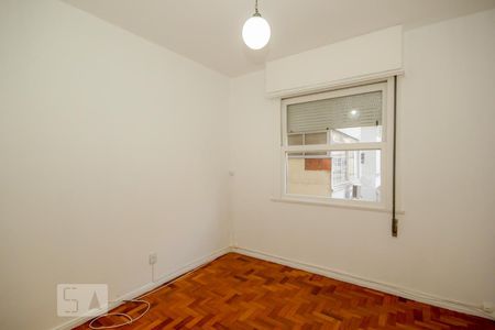 Quarto 1 de apartamento para alugar com 2 quartos, 66m² em Copacabana, Rio de Janeiro