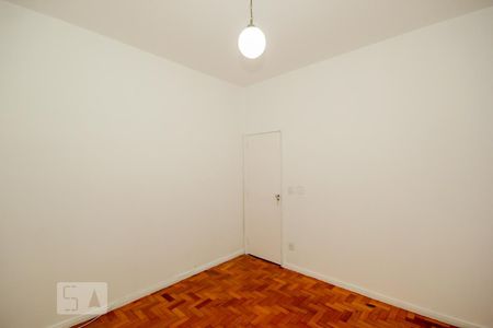 Quarto 1 de apartamento para alugar com 2 quartos, 66m² em Copacabana, Rio de Janeiro