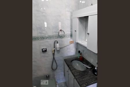 Banheiro 2 de casa à venda com 2 quartos, 200m² em Vila Alvinopolis, São Bernardo do Campo