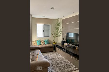 Sala de apartamento para alugar com 3 quartos, 80m² em Jardim Tupanci, Barueri