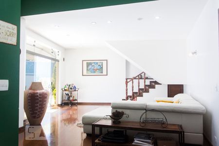 Sala de casa à venda com 3 quartos, 354m² em Vila Inah, São Paulo