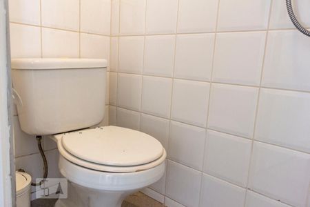 Banheiro de serviço de apartamento para alugar com 2 quartos, 82m² em Cambuci, São Paulo