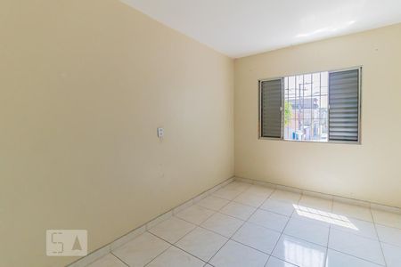 Quarto 1 de casa para alugar com 2 quartos, 60m² em Parque Guarani, São Paulo