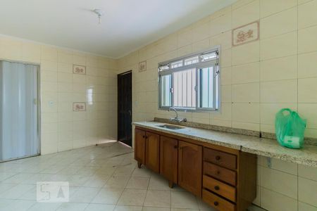 Cozinha de casa para alugar com 2 quartos, 60m² em Parque Guarani, São Paulo