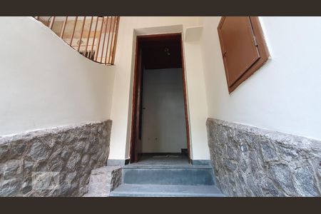 Entrada de casa para alugar com 3 quartos, 100m² em Pompeia, São Paulo