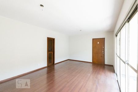 Sala de apartamento para alugar com 3 quartos, 70m² em Moema, São Paulo