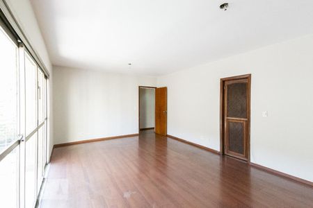 Sala de apartamento para alugar com 3 quartos, 70m² em Moema, São Paulo