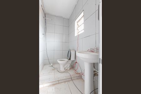 Banheiro  de casa à venda com 8 quartos, 268m² em Vila Babilonia, São Paulo