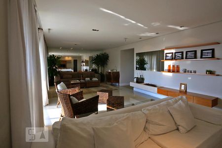 Sala de apartamento para alugar com 3 quartos, 212m² em Vila Suzana, São Paulo