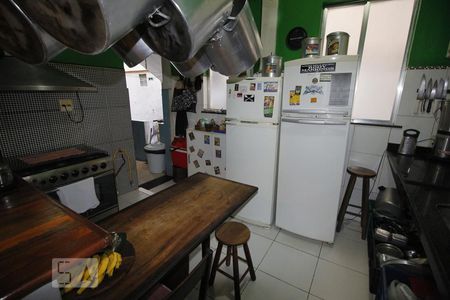 Cozinha de apartamento à venda com 2 quartos, 75m² em Laranjeiras, Rio de Janeiro