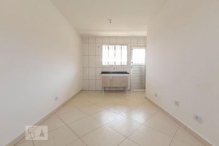 Cozinha de kitnet/studio para alugar com 1 quarto, 33m² em Parque Monteiro Soares, São Paulo