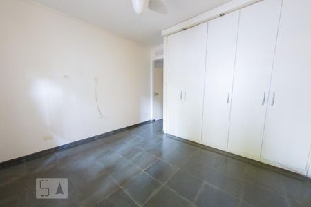 Suite de casa à venda com 4 quartos, 174m² em Jardim das Bandeiras, São Paulo