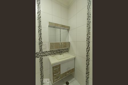 Banheiro de casa para alugar com 2 quartos, 120m² em Vila Lúcia, São Paulo