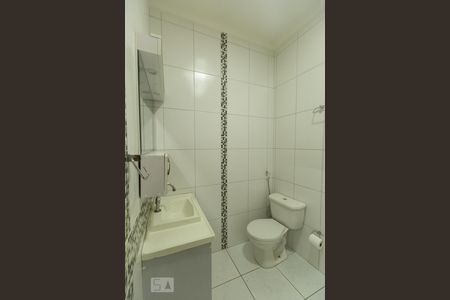 Banheiro de casa para alugar com 2 quartos, 120m² em Vila Lúcia, São Paulo