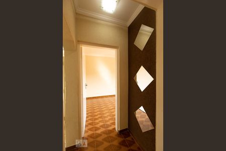 Corredor de casa para alugar com 2 quartos, 120m² em Vila Lúcia, São Paulo
