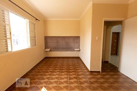 Quarto 1 de casa para alugar com 2 quartos, 120m² em Vila Lúcia, São Paulo