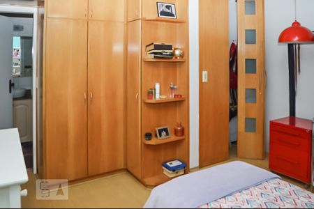 Quarto 2 de casa à venda com 3 quartos, 200m² em Vila Moinho Velho, São Paulo