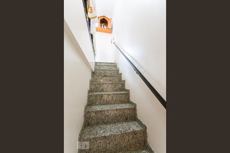 Escada de casa à venda com 3 quartos, 220m² em Vila Invernada, São Paulo
