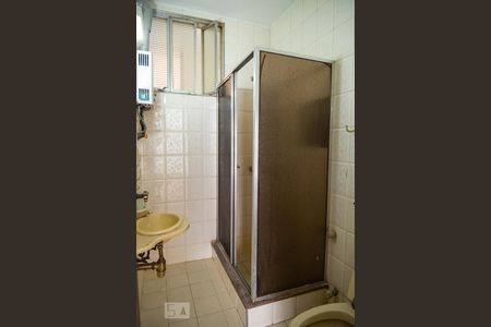 Banheiro de apartamento para alugar com 1 quarto, 51m² em Copacabana, Rio de Janeiro
