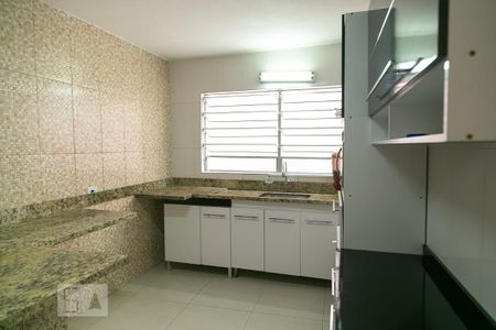 Casa à venda com 130m², 3 quartos e 3 vagas Casa à venda com 130m², 3 quartos e 3 vagasCozinha