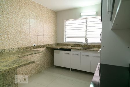 Casa à venda com 130m², 3 quartos e 3 vagas Casa à venda com 130m², 3 quartos e 3 vagasCozinha