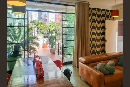 Sala de casa à venda com 3 quartos, 220m² em Vila Bertioga, São Paulo