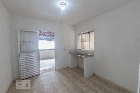 Cozinha de casa para alugar com 1 quarto, 30m² em Jardim Tango, São Paulo