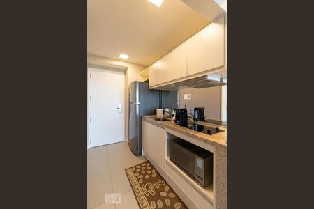 Cozinha de apartamento para alugar com 1 quarto, 46m² em Pinheiros, São Paulo