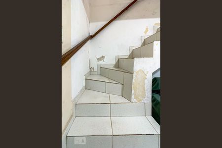 Escada de casa à venda com 2 quartos, 100m² em Jardim Cocaia, Guarulhos