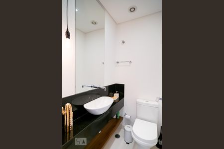 Lavabo de apartamento para alugar com 1 quarto, 64m² em Cidade Monções, São Paulo