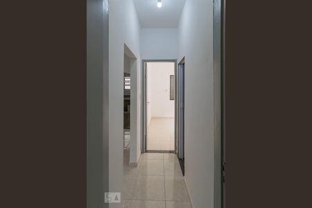 Corredor de casa para alugar com 2 quartos, 152m² em Irajá, Rio de Janeiro